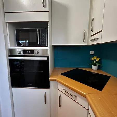 Isabelle - 31m2 Confortable En Rdc Avec Parking Et Terrasse Apartamento *